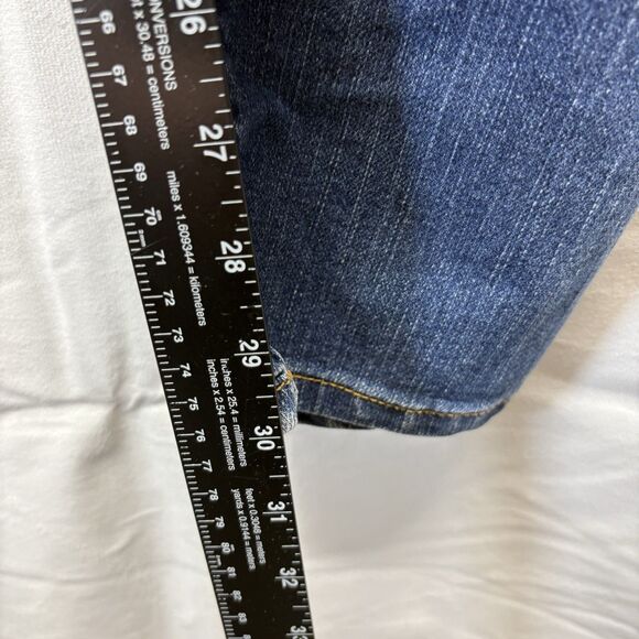 Levi’s 550 Medium Blue Wash Classic Relaxed Tapered Jeans Women’s Size 16 Long - Picture 6 of 6